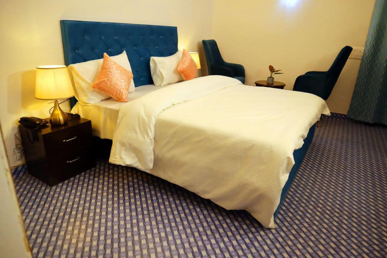 ניו דלהי Jay Ally - Boutique Hotel מראה חיצוני תמונה